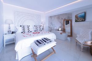 Abaton Island Resort & Spa - Island Honeymoon Suite Seafront met privézwembad en jacuzzi Abaton Island Resort & Spa - Island Honeymoon Suite Seafront met privézwembad en jacuzzi