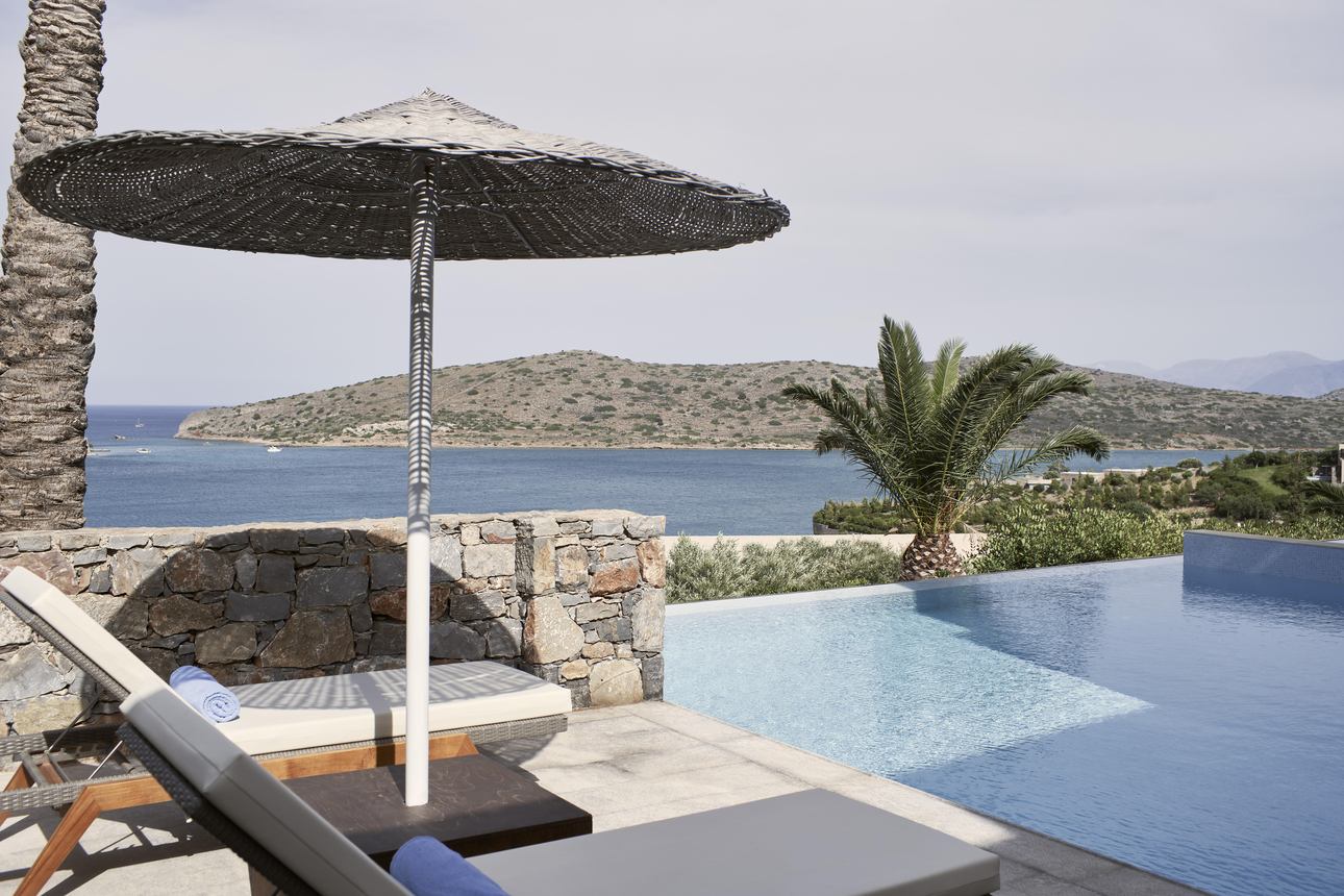 Blue Palace, a Luxury Collection Resort - Deluxe Pool Suite Zeezicht