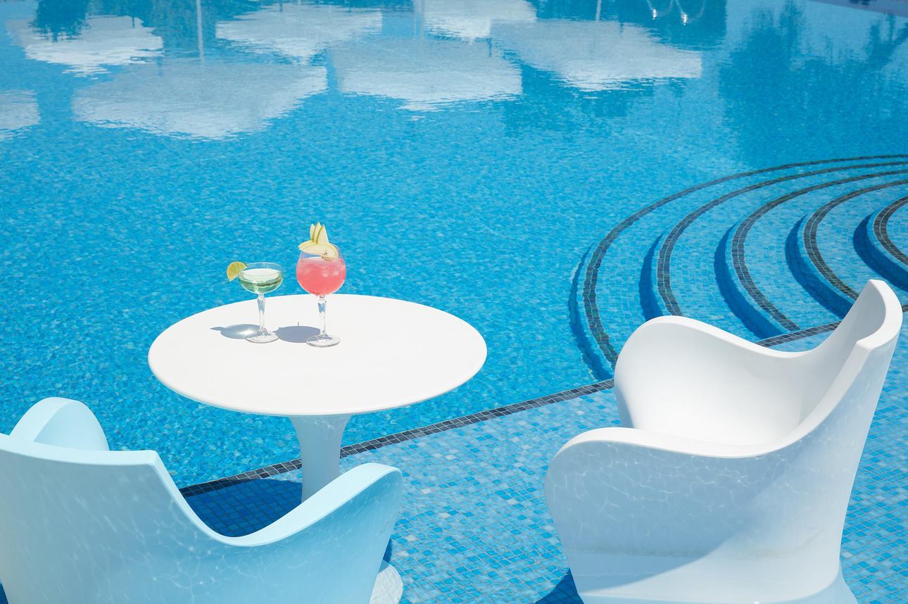 Restaurants/Cafes