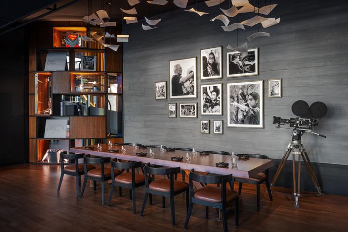 The WB Abu Dhabi, Curio Collection by Hilton - Restaurants/Cafes
