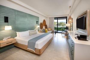 Lopesan Costa Bavaro Resort, Spa & Casino - Adults Only Junior Suite Pool