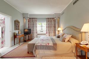 La Bobadilla a Royal Hideaway Hotel - Junior Suite met Tuin en Terras