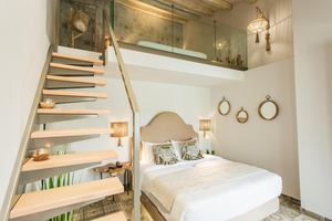 Blue Carpet Luxury Suites - Duplex Suite 