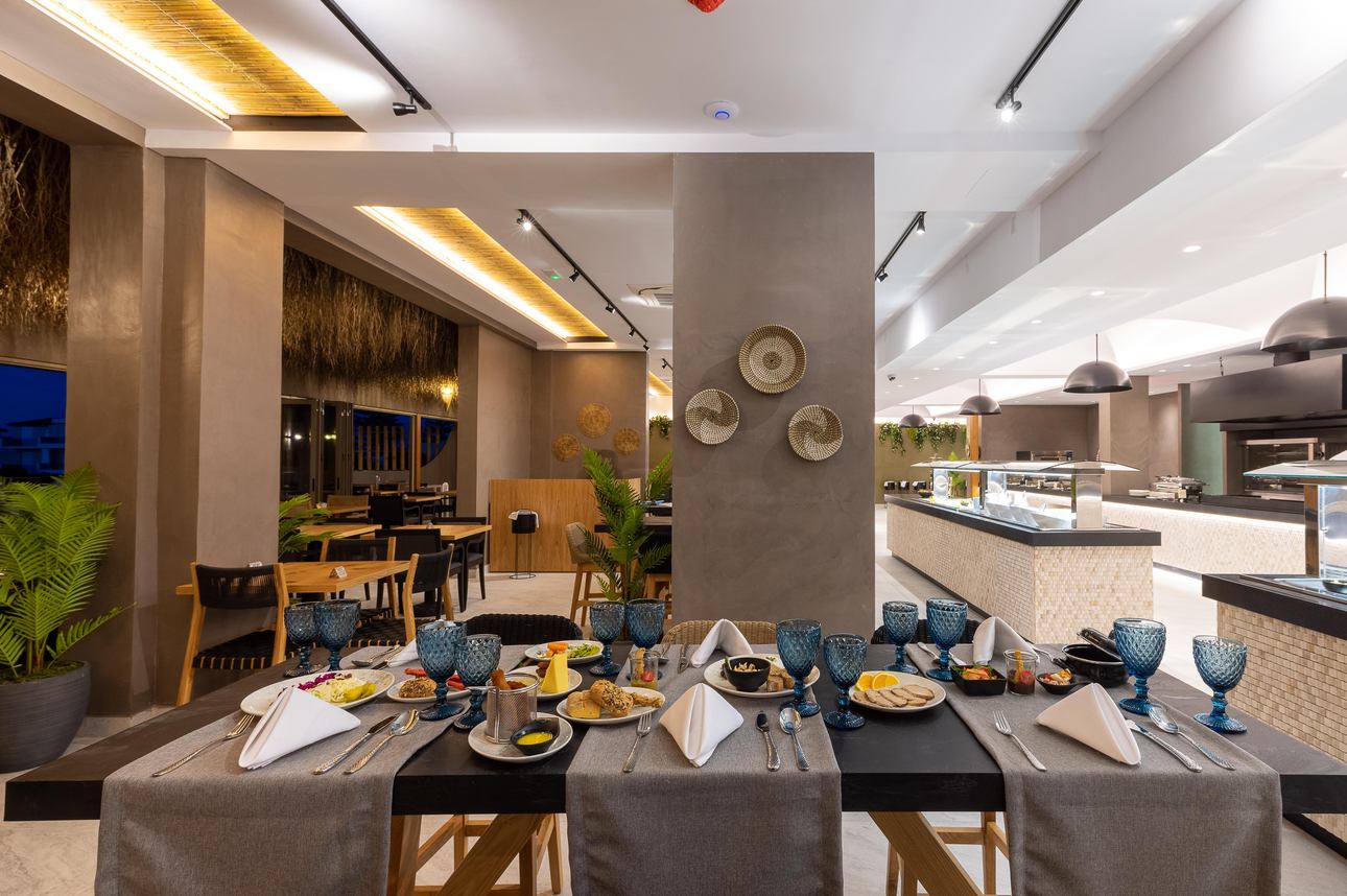 Restaurants/Cafes