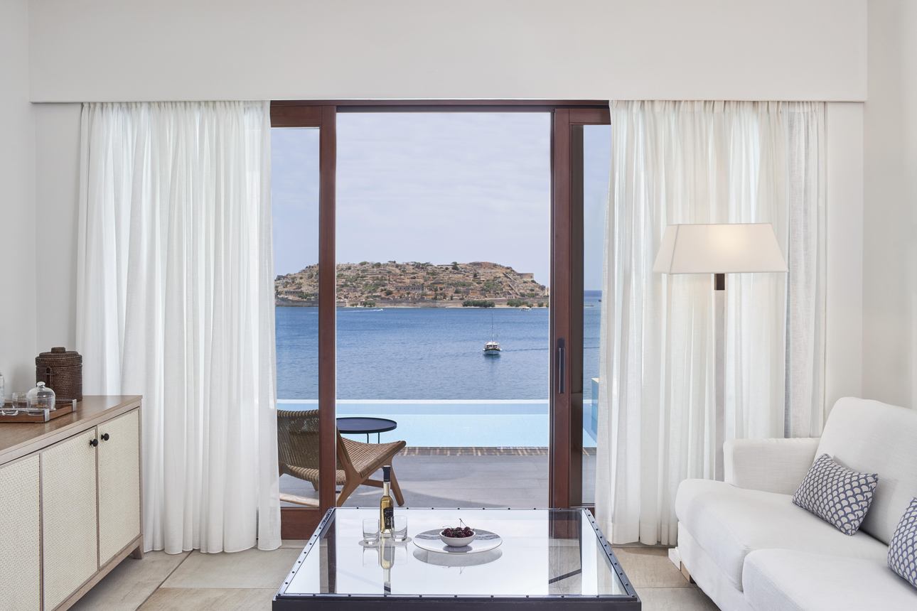Blue Palace, a Luxury Collection Resort - Deluxe Pool Suite Zeezicht