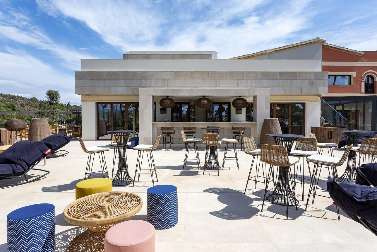 Restaurants/Cafes