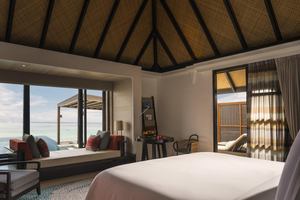 Four Seasons Kuda Huraa - Sunrise Water Villa