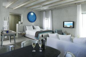 Honeymoon Suite