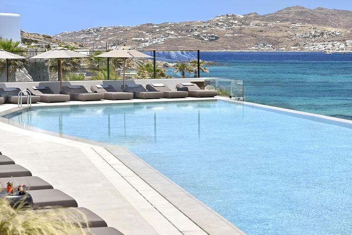 Aeonic Suites & Spa - Zwembad