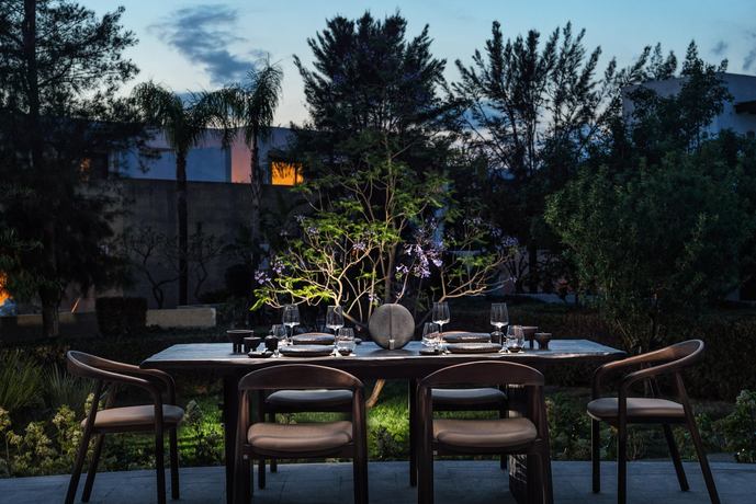 Lindian Village - Curio Collection by Hilton - Restaurants/Cafes