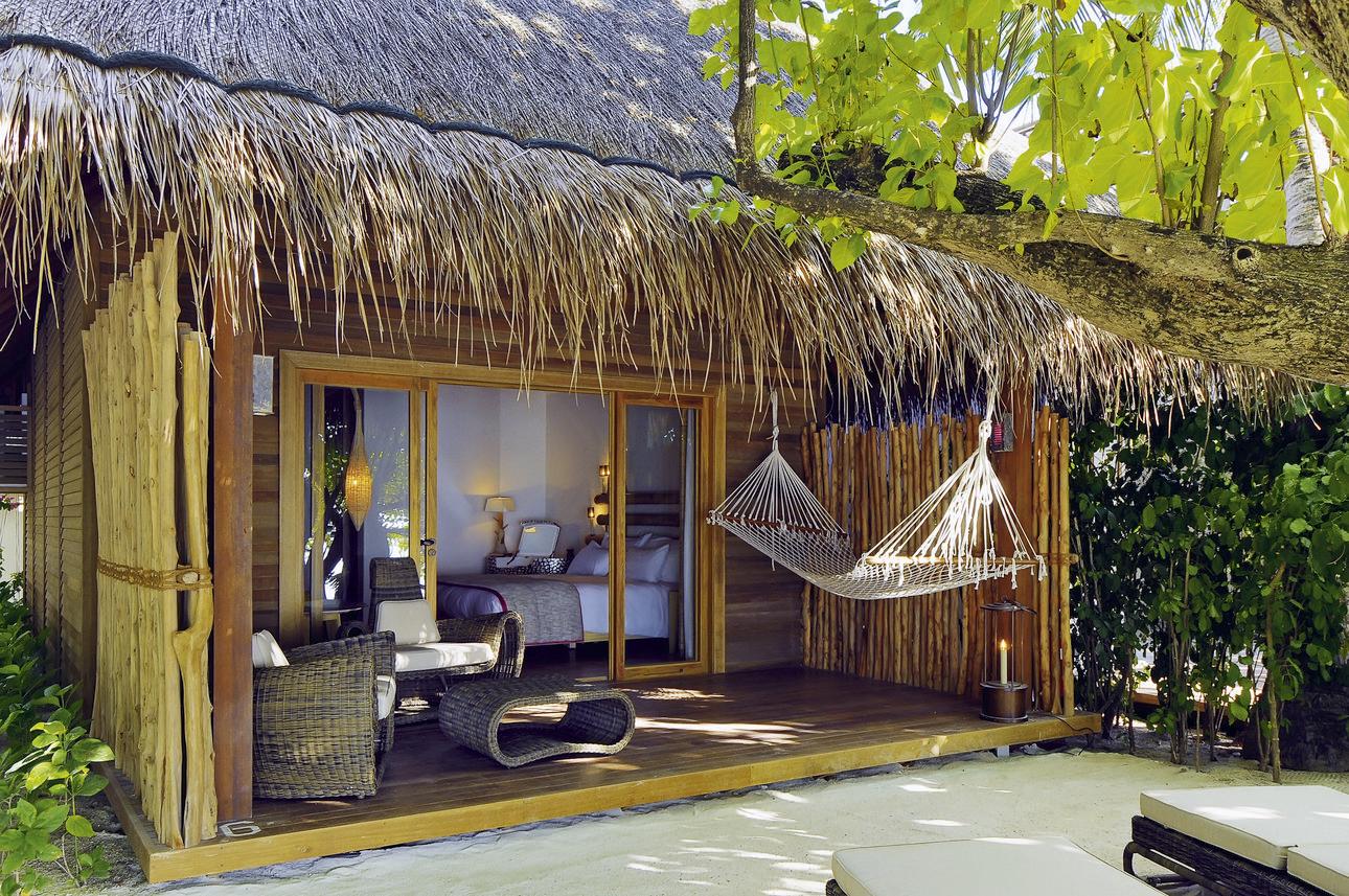 Constance Moofushi Resort - Beach Villa
