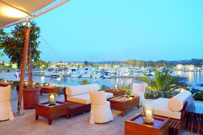 Sani Asterias - Restaurants/Cafes