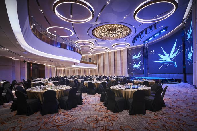 EQ Hotel - Restaurants/Cafes