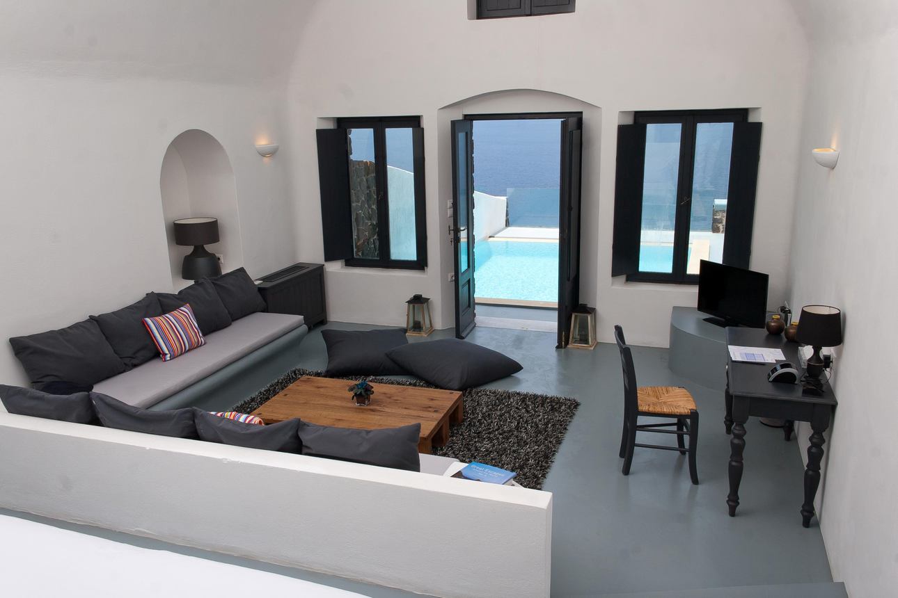 Ambassador Aegean Luxury Hotel & Suites - Infinity Honeymoon Cave Suite pr. Pool