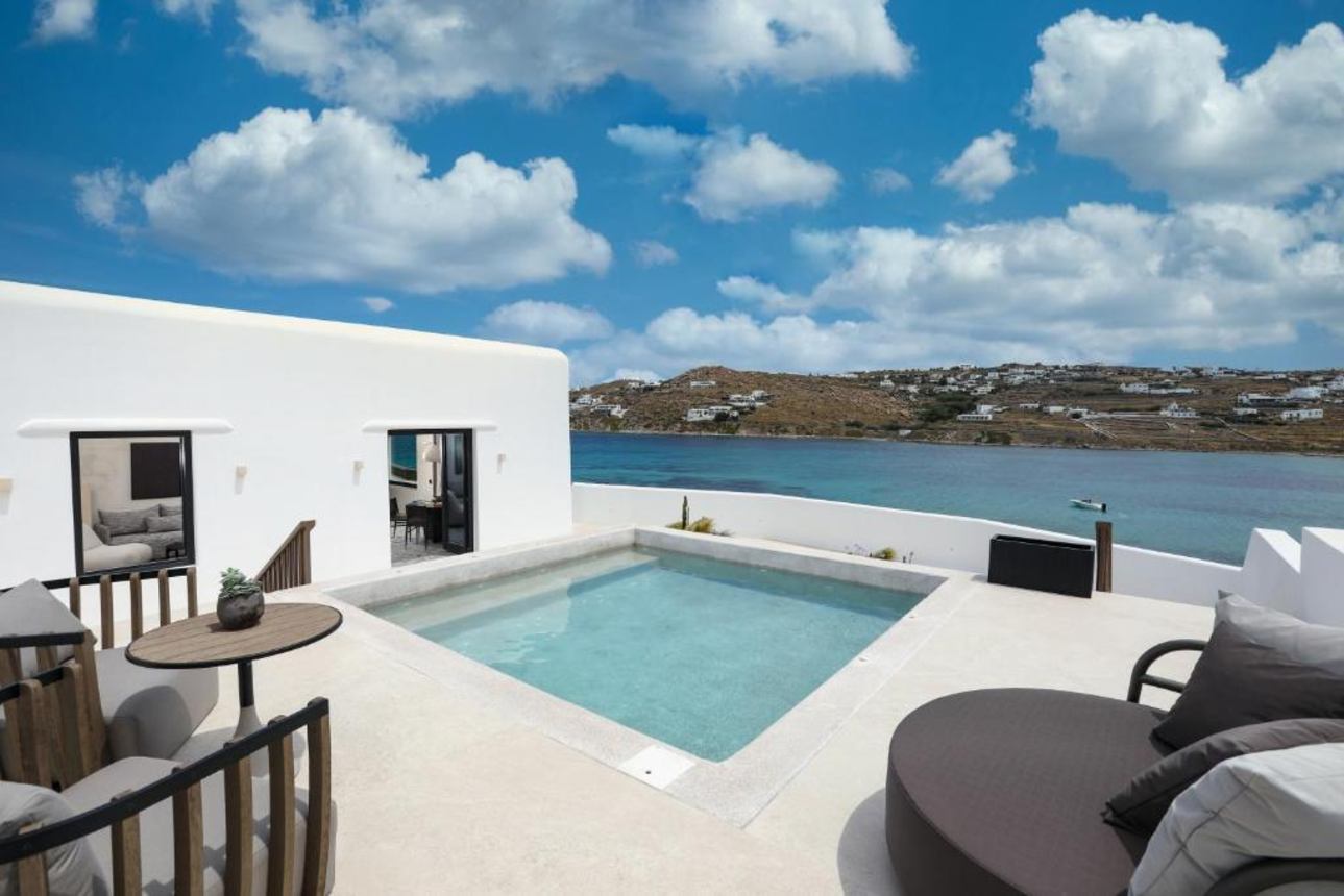 Aeonic Suites & Spa - Aperion Suite Privézwembad Zeezicht
