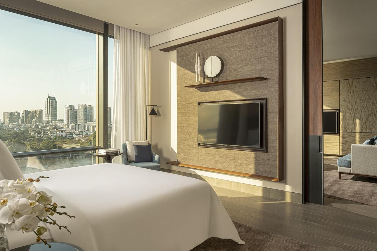 Four Seasons Bangkok - 2-bedroom Deluxe Suite