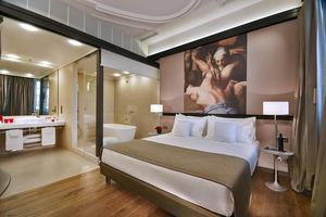 Grand Premier Kamer - Red Level