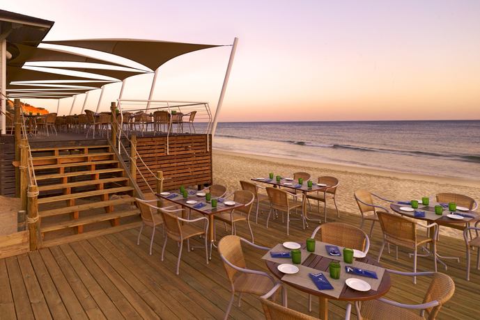 Pine Cliffs Ocean Suites - Restaurants/Cafes