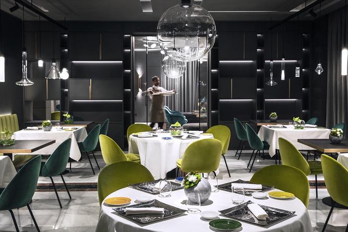 Plaza e de Russie - Restaurants/Cafes