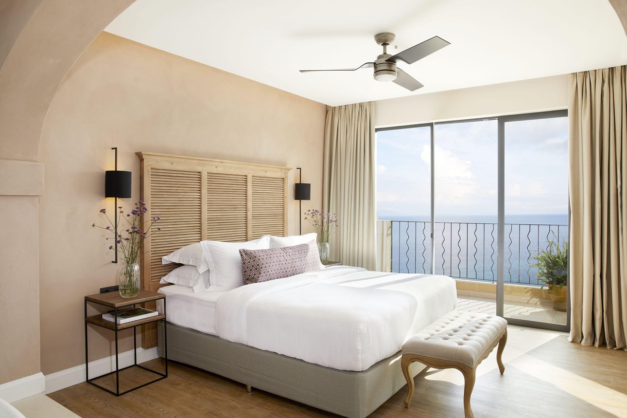 MarBella Nido - Deluxe Suite Jacuzzi