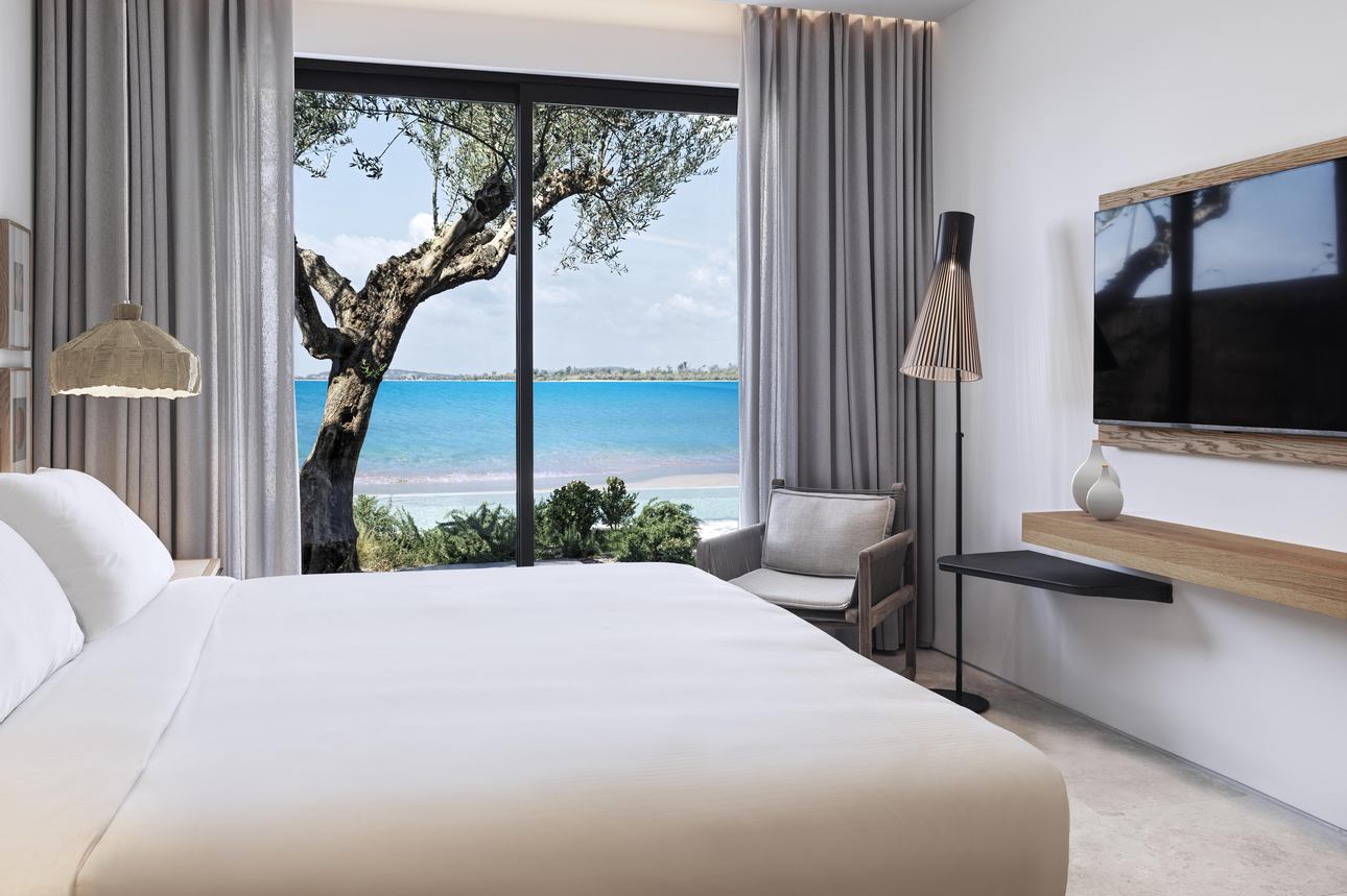 W Costa Navarino - WOW Beachfront Infinity 1-bedroom Suite