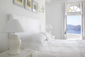 Katikies Kirini Santorini - Superior Suite met indoor jacuzzi