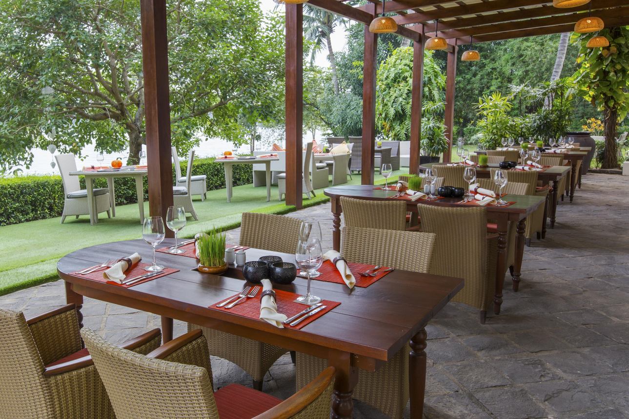 Restaurants/Cafes
