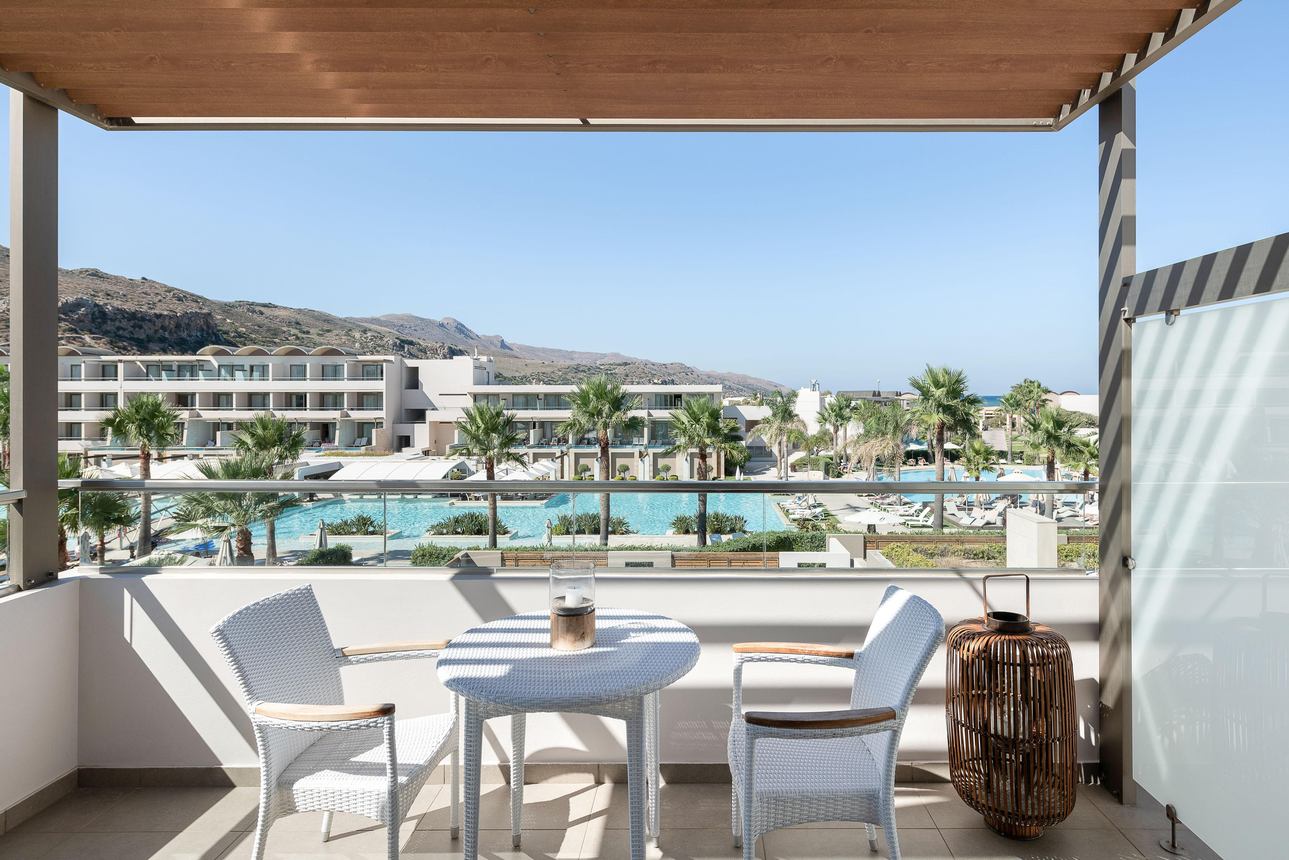 Avra Imperial - Deluxe Kamer Zwembadzicht