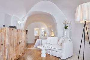 Kirini Santorini - Senior Suite