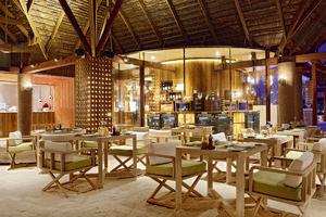 Constance Moofushi Resort - Restaurants/Cafes