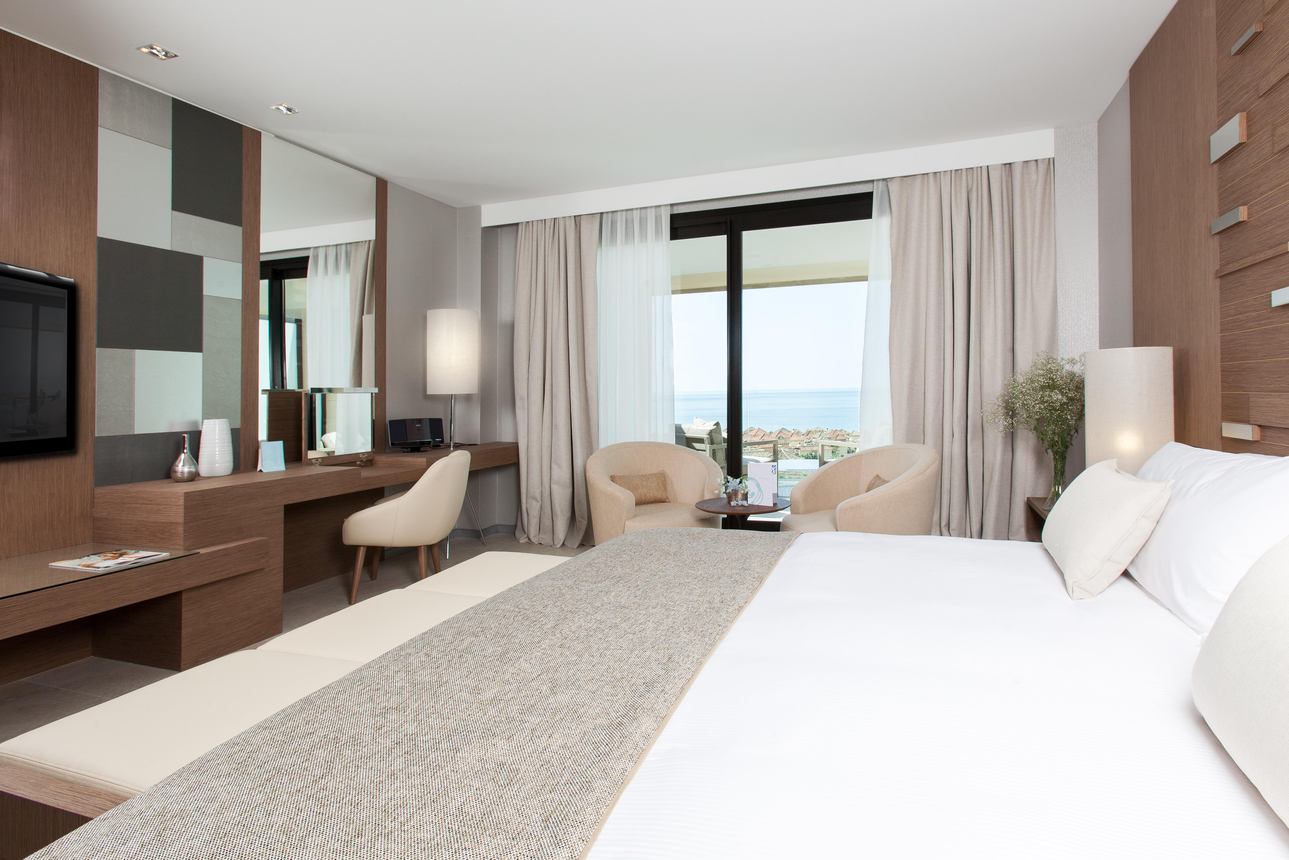 The Oasis By Don Carlos Resort - Oasis Kamer Zeezicht