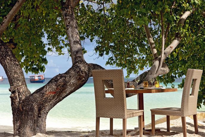 Constance Moofushi Resort - Restaurants/Cafes