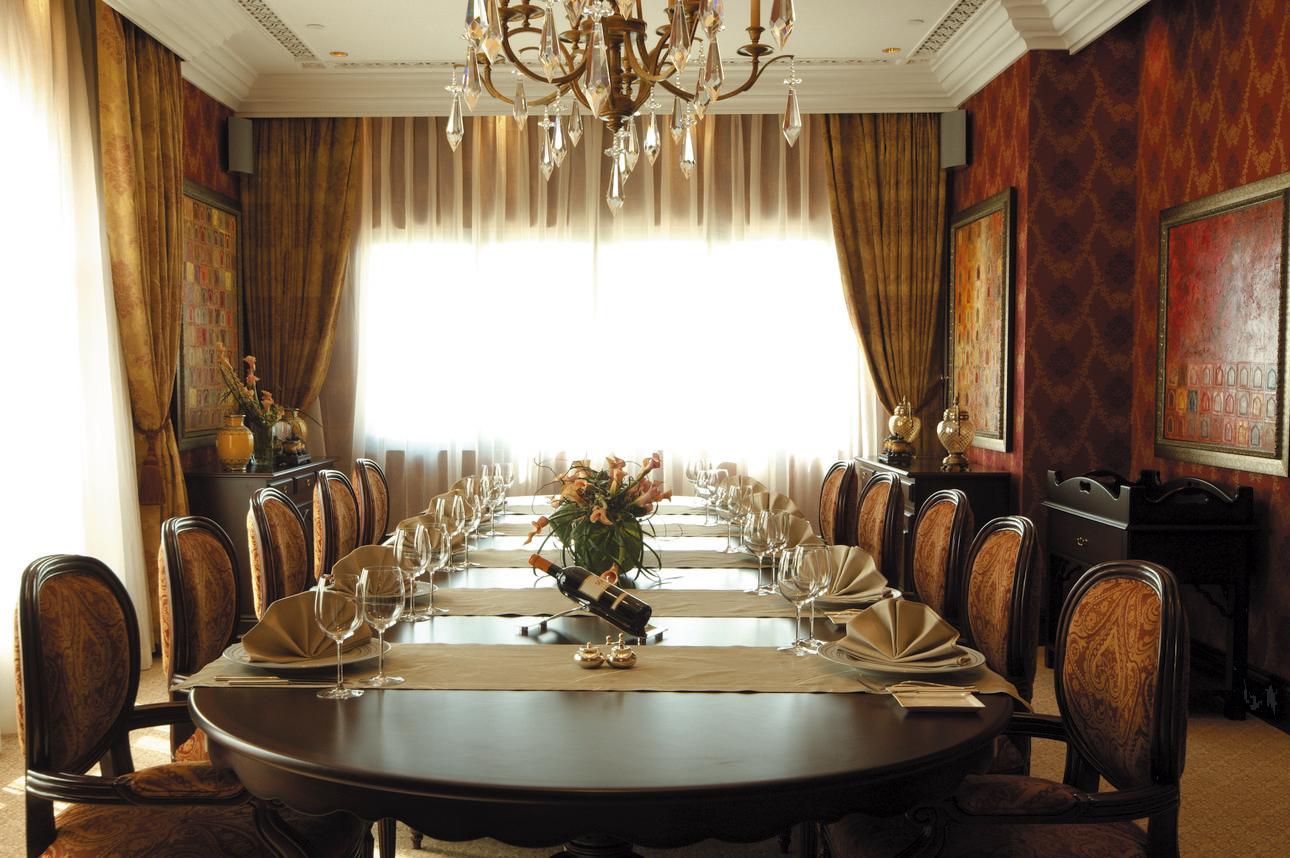 Shangri-La Hotel Qaryat Al Beri - Presidential Suite