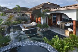 Baoase Luxury Resort - Superior Beachfront Pool Suite