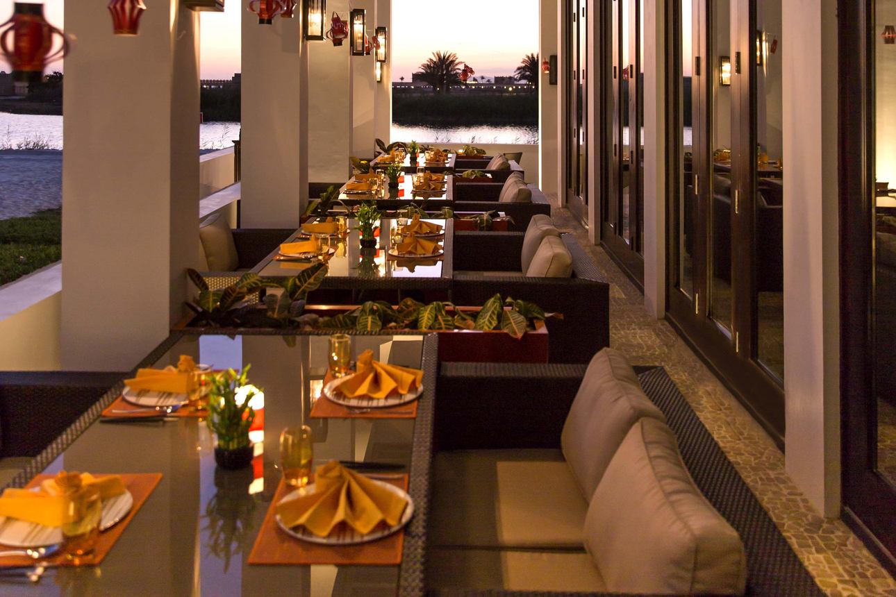 Restaurants/Cafes