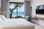 WOW Beachfront Infinity 1-bedroom Suite