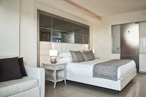 Senior Suite