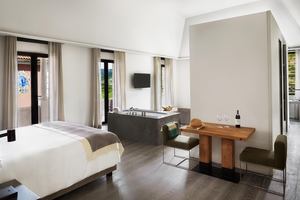 Courtyard Suite