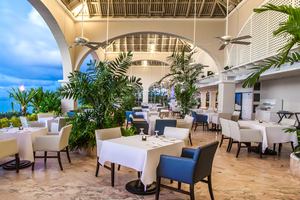 The Fairmont Royal Pavilion - Restaurants/Cafes