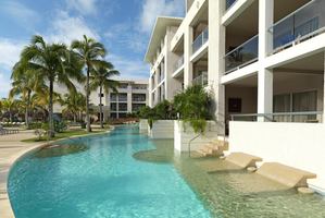 Suite Swim Up