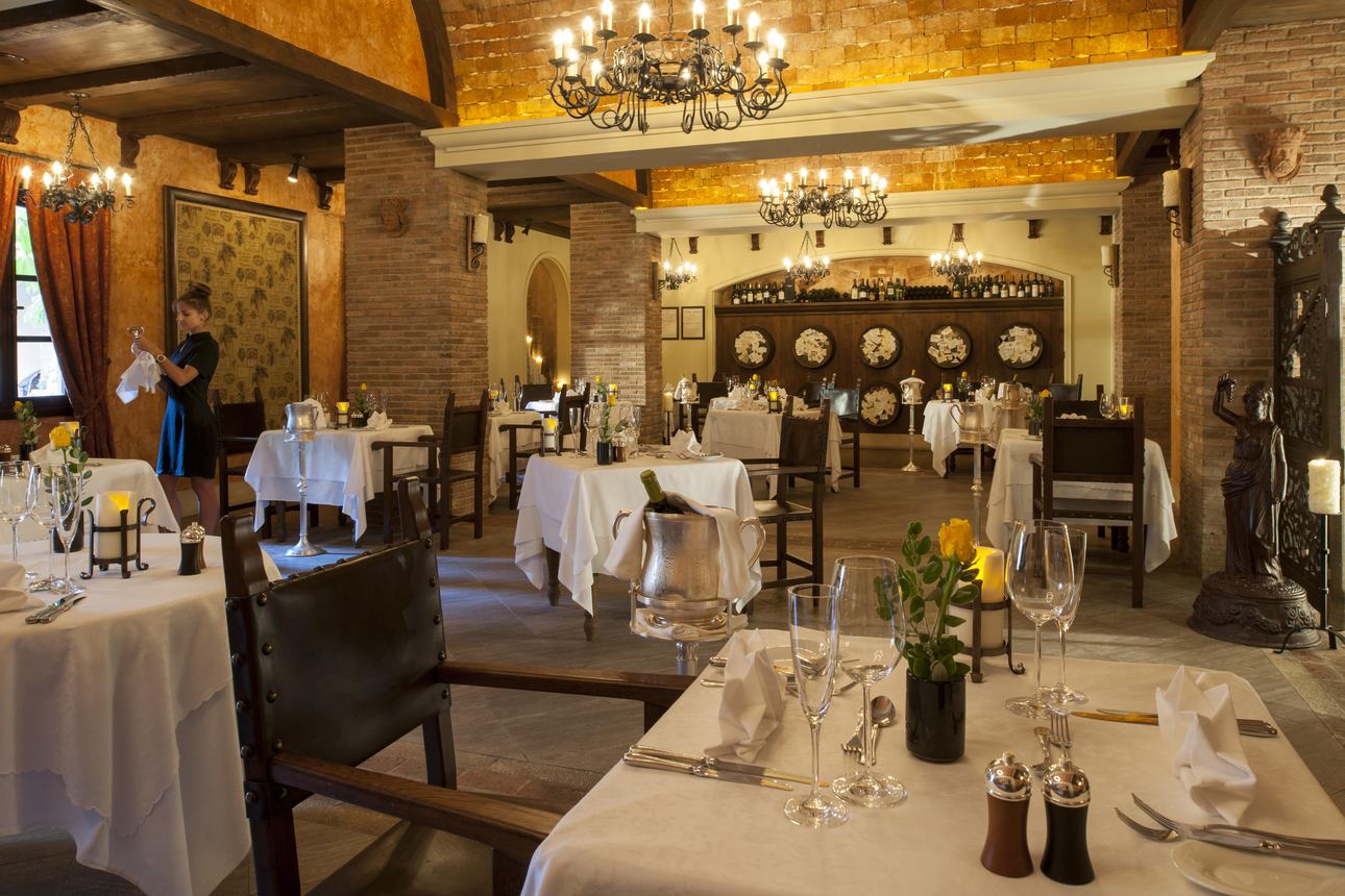 Restaurants/Cafes