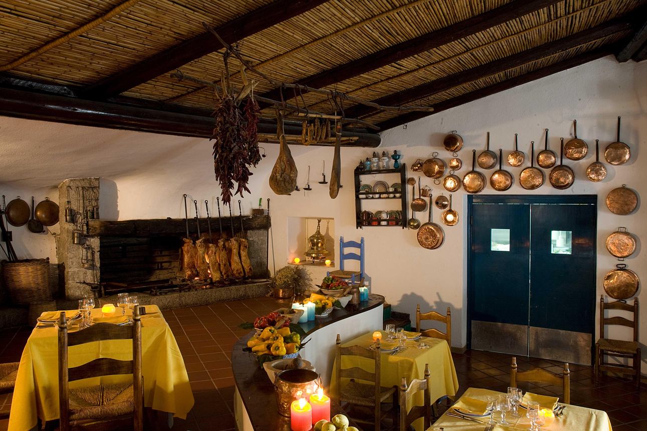 Restaurants/Cafes