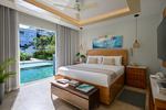 Royal Seaside Swim-up Club Level Ultra Suite with Patio Tranquility Soaking Tub