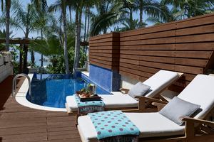 Junior Pool Suite