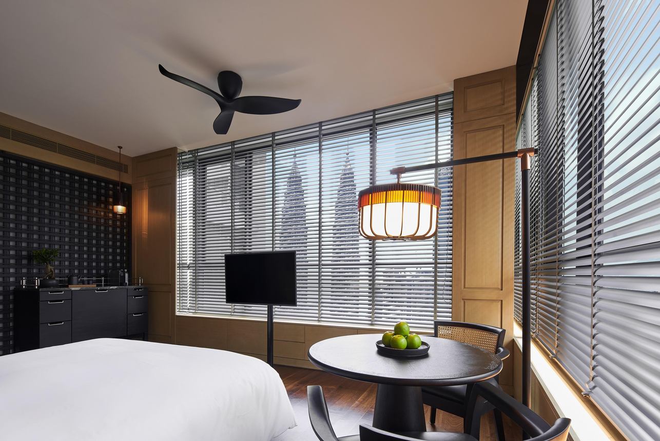 The RuMa Hotel & Residences - Corner Studio Twin Towers View
