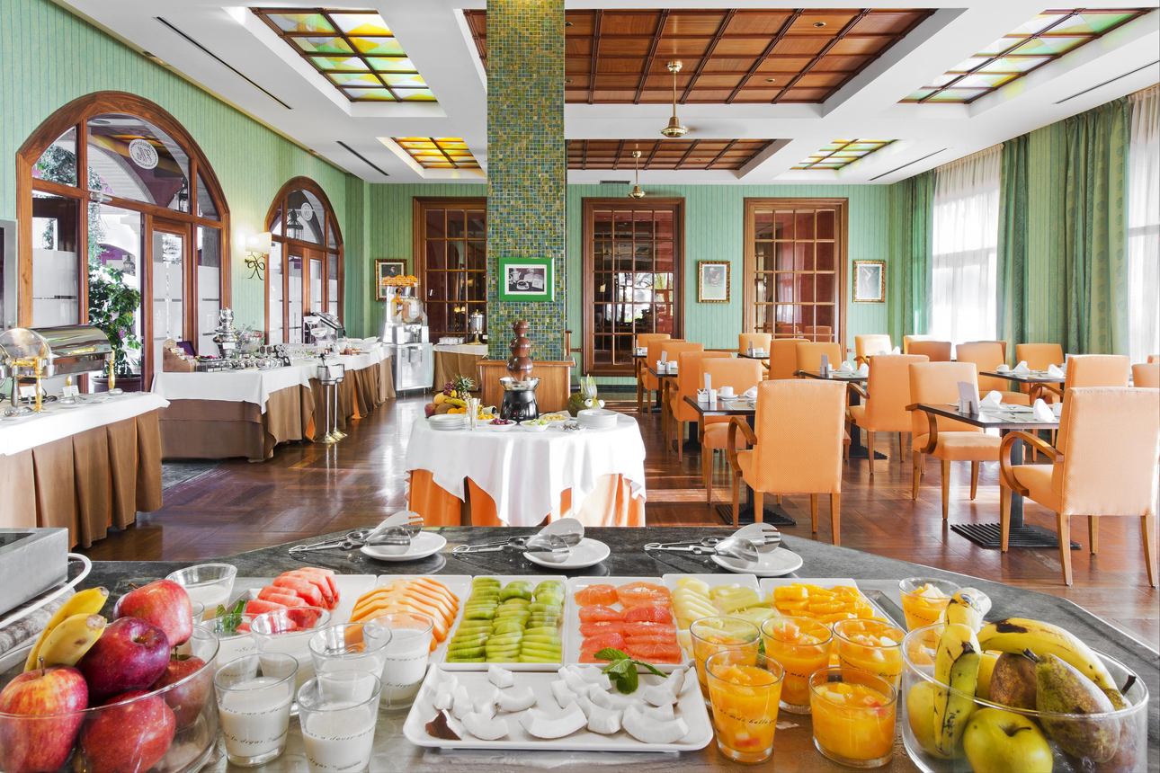Restaurants/Cafes