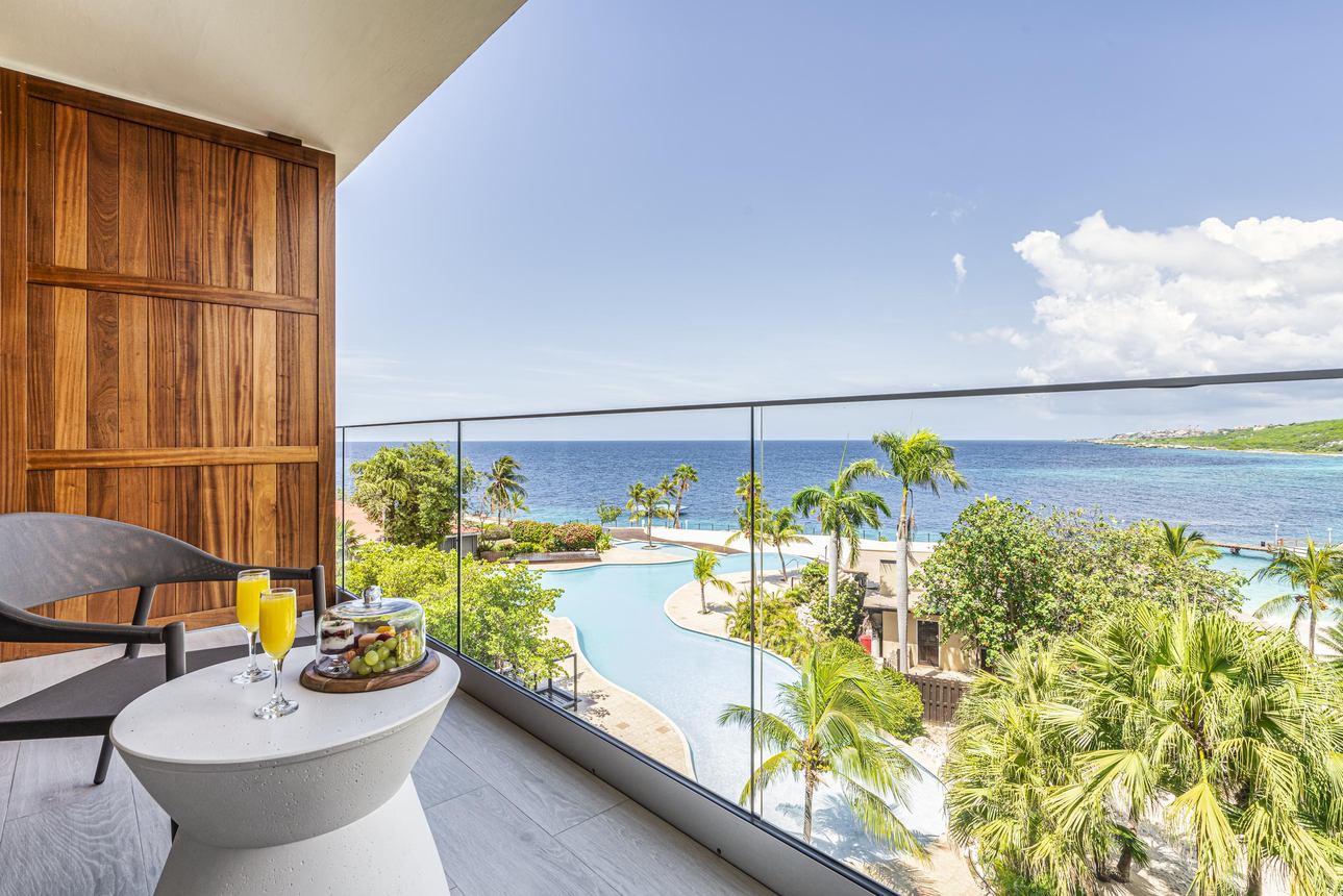 Dreams Curacao Resort & Spa  - Deluxe Kamer Zwembadzicht