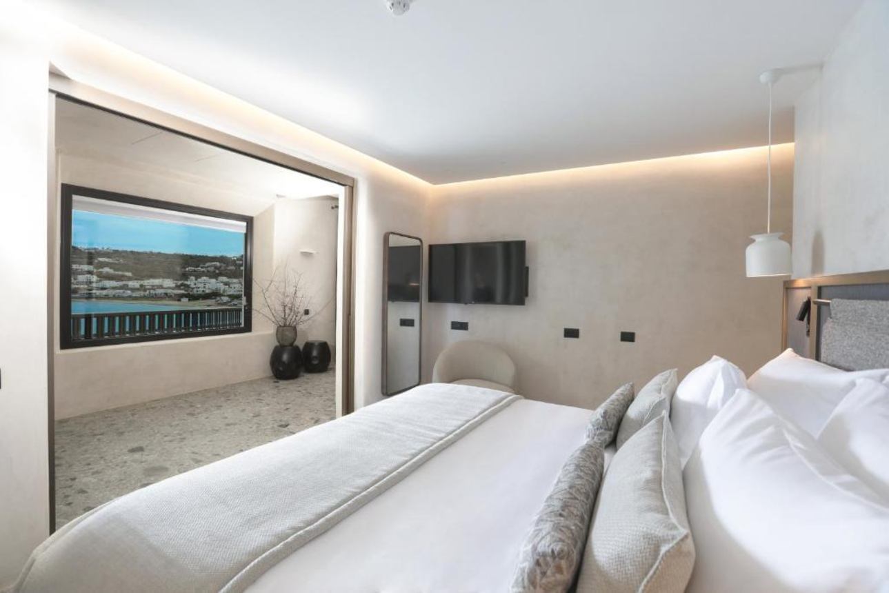 Aeonic Suites & Spa - Aperion Suite Privézwembad Zeezicht