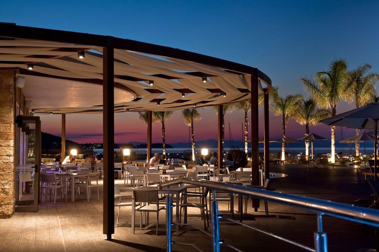 Restaurants/Cafes
