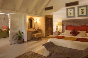 La Pirogue - Duke of Edinburgh Suite